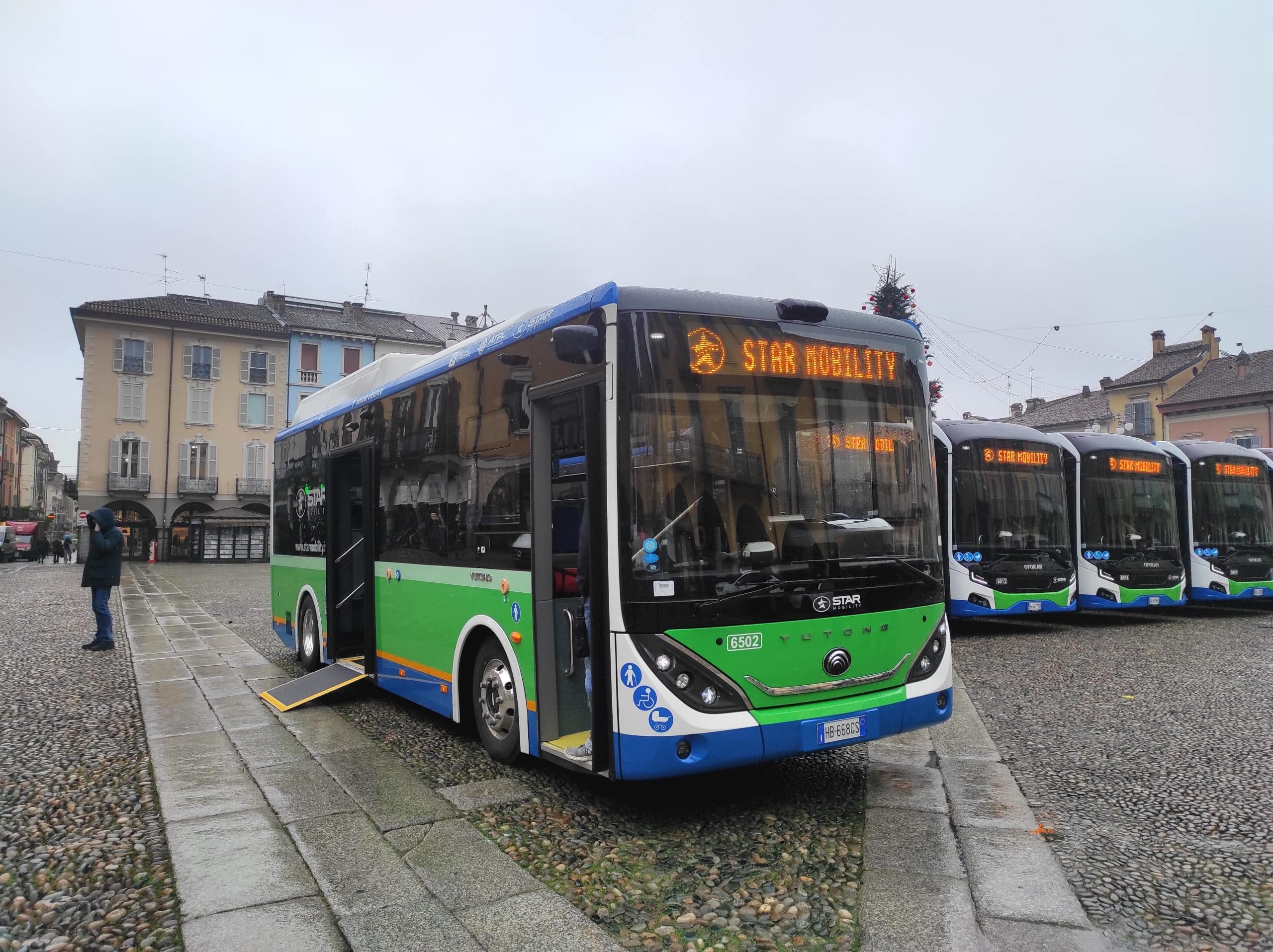Milan metropolitan PTA launches €1.25bn 7-year bus concession tender under gross cost model